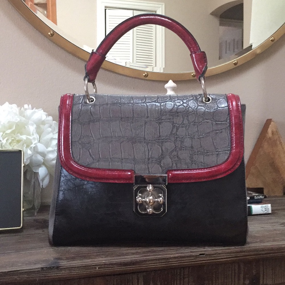 Black and burgundy purse bag